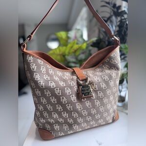 Dooney & Bourke 🦆 Hobo Snap Tote Purse